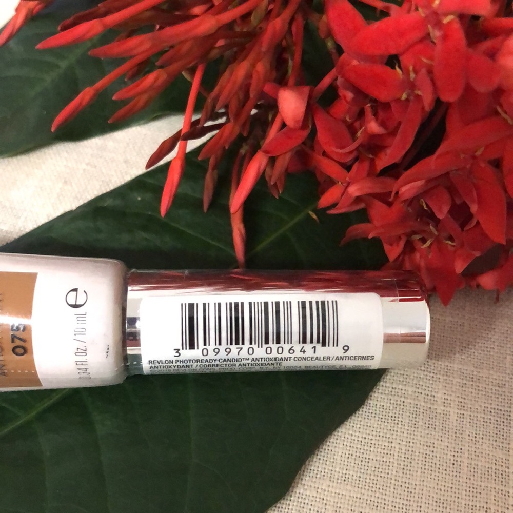 Revlon Photoready Candid Antioxident Concealer, #075 Hazelnut 0.34 fl oz… - Picture 5 of 5